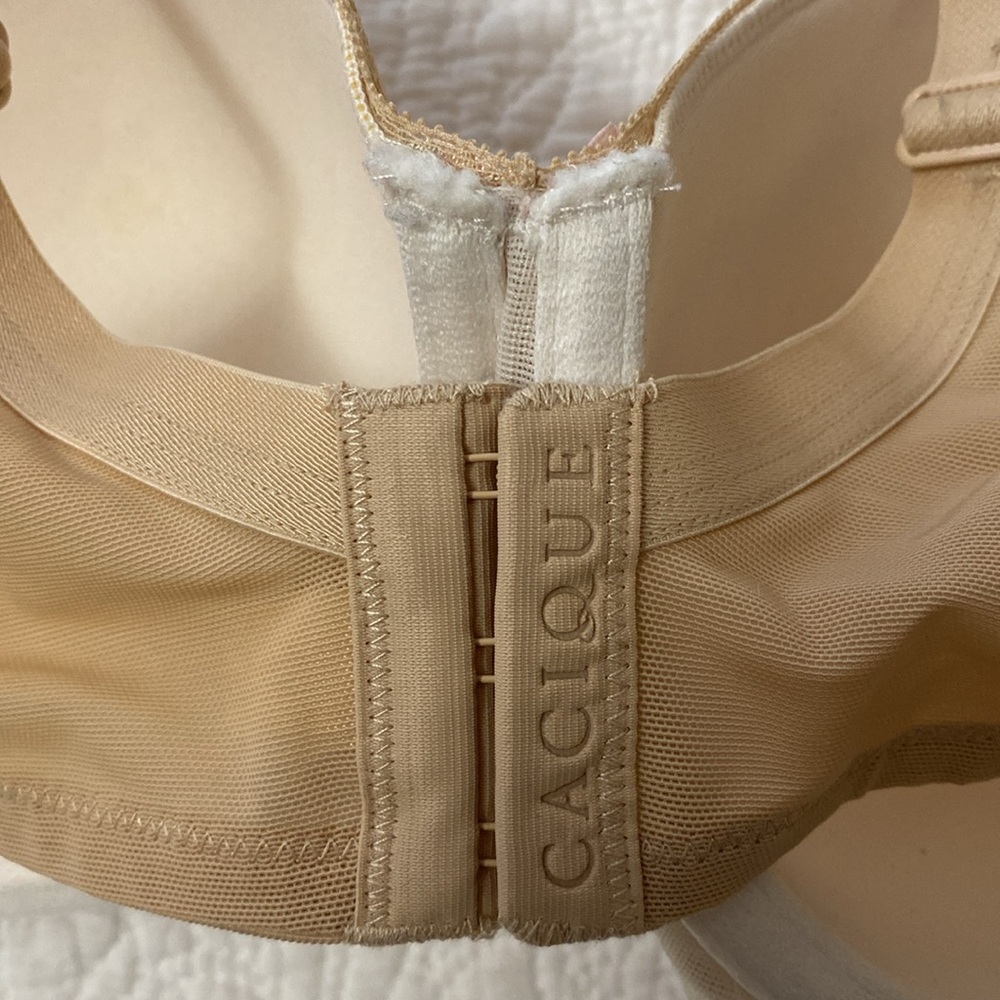 Cacique— Lightly Lined Balconette - Picture 5 of 14